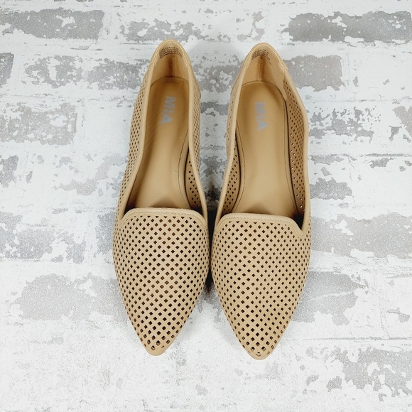 New Mia Cream Pointy Toe Perforated Slip On Loafers D936 - Picture 10 of 12